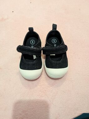 Cat & Jack Black Mary Jane Sneakers with White Toe Cap